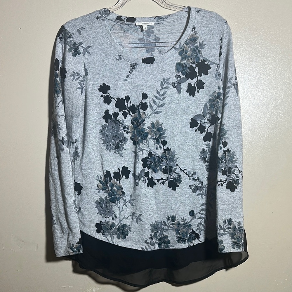 Maurices Floral Gray Long Sleeved Top | Medium
